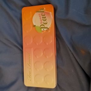 Too Faced Sweet Peach palette